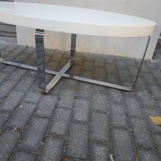 Mesa de centro redonda blanca y metal