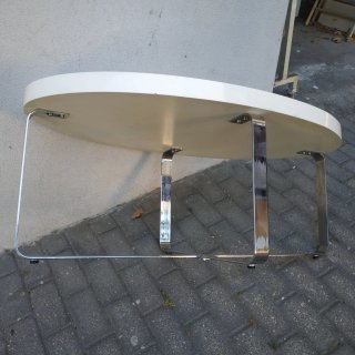 Mesa de centro redonda blanca y metal