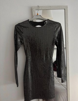 Vestido lentejuelas negro y plateado