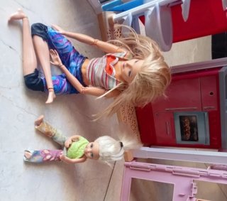 Casa Barbie con 2 muñecas