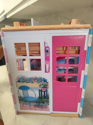 Casa Barbie con 2 muñecas