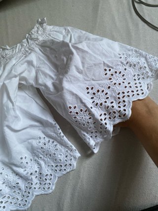 Blusa blanca bordada talla S