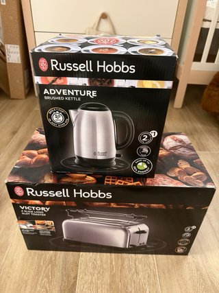 Pack tostadora + hervidor Russell Hobbs