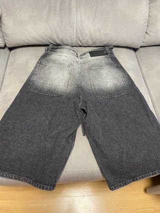 Pantalón juvenil vaquero negro moderno