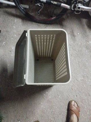 Cubo Ropa Sucia Beige Plástico