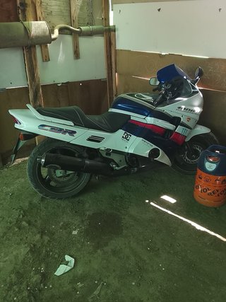 Honda CBR 1000 Sportbike Azul/Blanco
