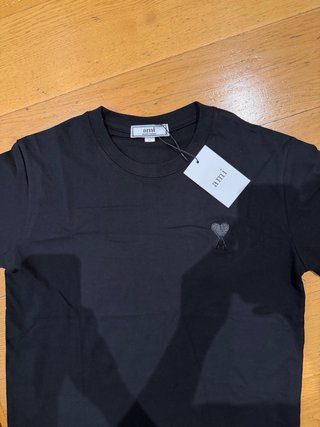 Camiseta Ami Paris Negra Tonal Talla M