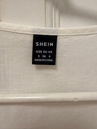 Camisa blanca SHEIN manga corta volantes