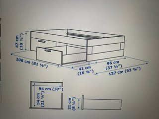 Cama con almacenaje color blanco