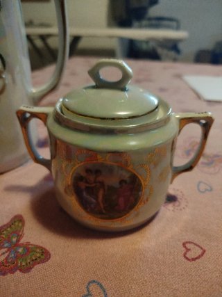 Antica caffetteria in porcellana