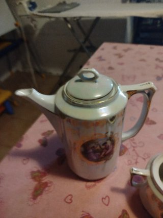 Antica caffetteria in porcellana