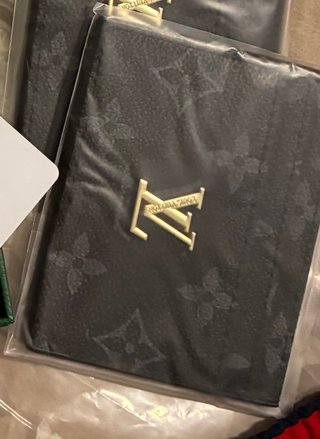 Portacarte Louis Vuitton nero e oro