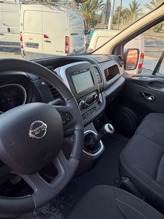 Nissan NV300 2021