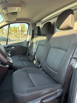 Nissan NV300 2021
