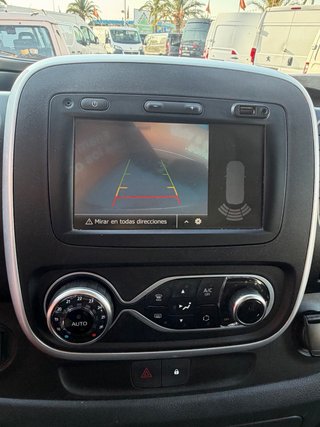 Nissan NV300 2021