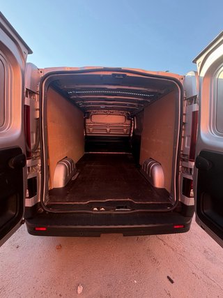 Nissan NV300 2021