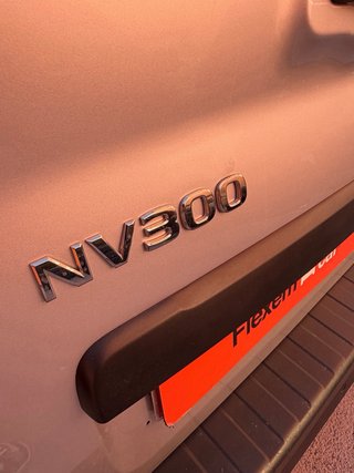Nissan NV300 2021