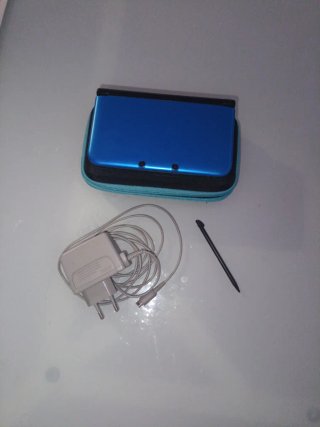 Nintendo 3DS XL Azul + Funda + Cargador
