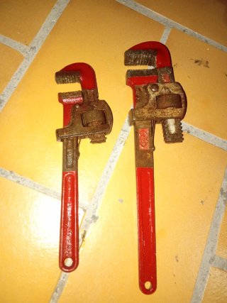 2 Llaves Stillson (Grande y Pequeña)