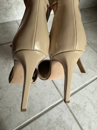 Décolleté Zara beige tacco 10 cm sandali