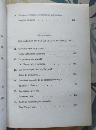 1* edición. El libro de los antiguos astronautas.
