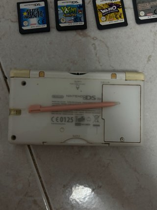Nintendo DS lite con cargador (SIN JUEGOS vendido)