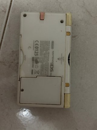 Nintendo DS lite con cargador (SIN JUEGOS vendido)