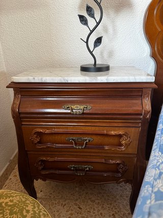 Juego de dormitorio en madera en perfecto estado