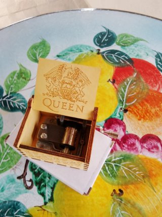 Carillon Queen Bohemian Rhapsody idea regalo nuovo