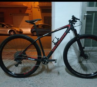 Bicicleta Specialized Montaña Negra/Roja