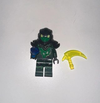 Lego Ninjago Lloyd Poseído con Arma y Joya