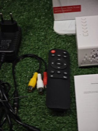 Mini Proyector LED Blanco