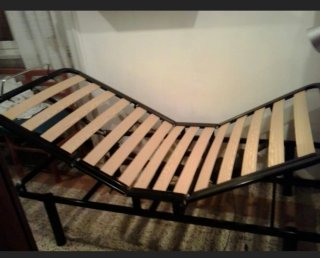 Letto singolo elettrico con doghe in legno