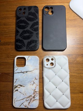 4 Fundas iPhone Variadas