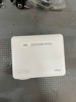Akiyo mini proyector