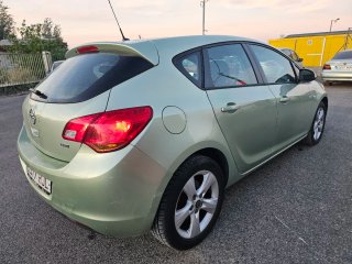 Opel Astra 2013