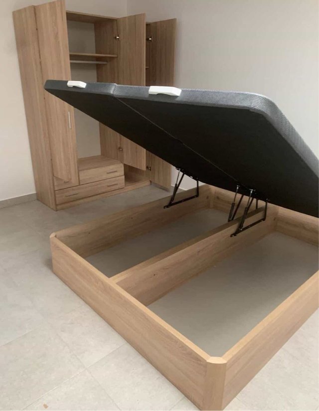 Base de cama de madera con cajones