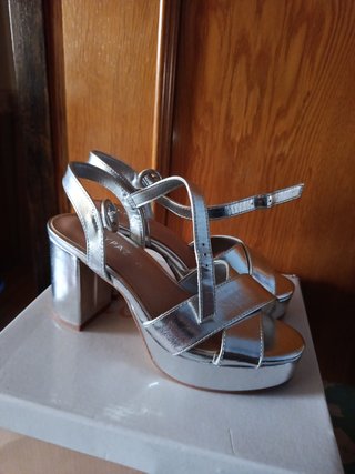 Sandalias Maripaz plateadas tacón