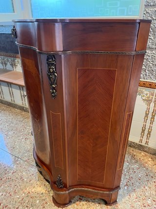Mueble holandés de marquetería en nogal y bronce