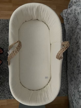 Moisés Cuna Mimbre con Soporte