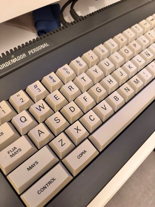 Amstrad 6128 Gotek Flloppy y USB 8GB (sin monitor)