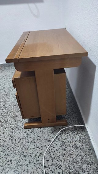 Escritorio de madera