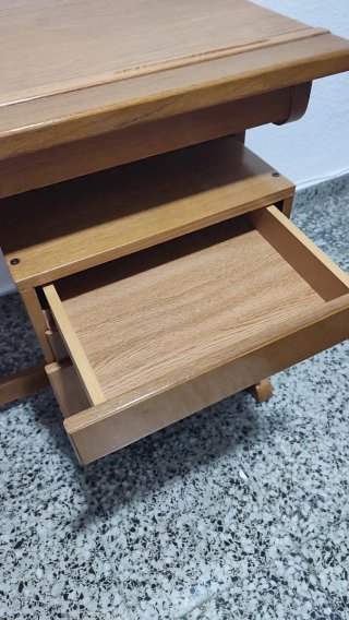 Escritorio de madera