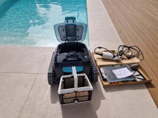 Robot Limpiafondos Dolphin Liberty 300