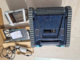 Robot Limpiafondos Dolphin Liberty 300