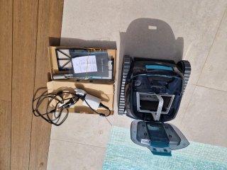 Robot Limpiafondos Dolphin Liberty 300