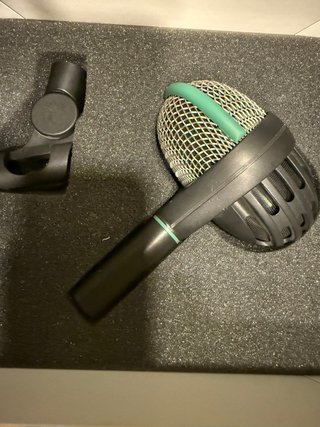 Microfono AKG D112