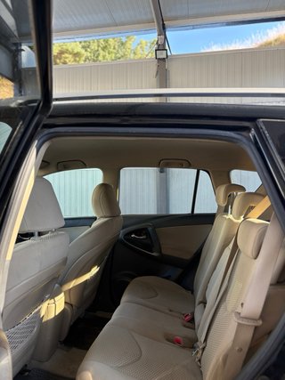 Toyota RAV4 2011