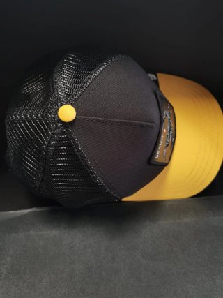 Gorra Goorin Bros Negra y Amarilla
