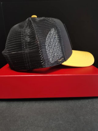 Gorra Goorin Bros Negra y Amarilla